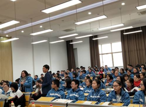 说明: E:\心理学\心理社\2017年12月心理周\职场百问\律师\微信图片_20171******43032.jpg