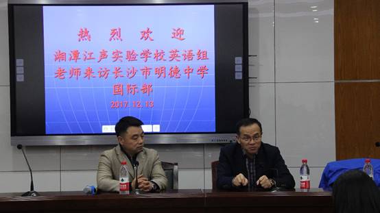 图片包含 室内, 墙壁, 人员, 餐桌
已生成极高可信度的说明