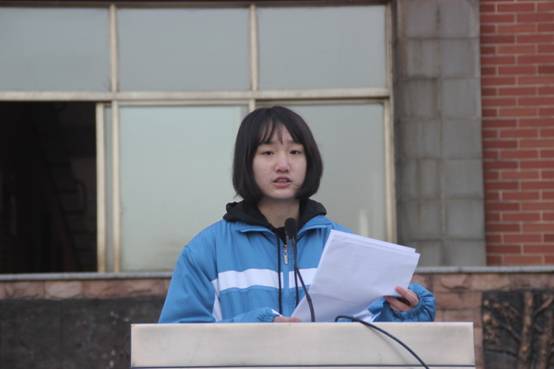 说明: C:\Documents and Settings\Administrator\桌面\十六周升旗仪式\IMG_9345.JPG