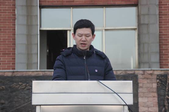 说明: C:\Documents and Settings\Administrator\桌面\十六周升旗仪式\IMG_9359.JPG