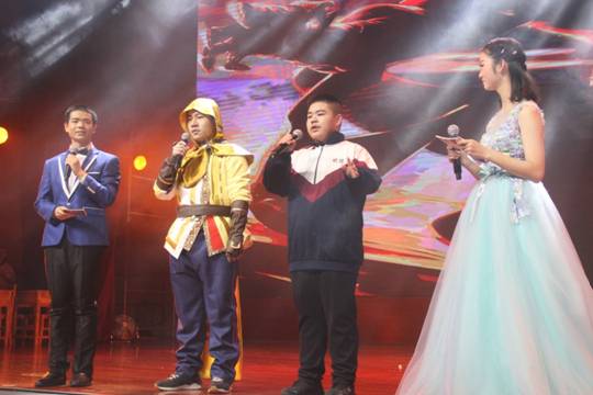 说明: C:\Documents and Settings\Administrator\桌面\2018元旦晚会挑选照片 本部\IMG_0133 配音《王者荣耀》.JPG