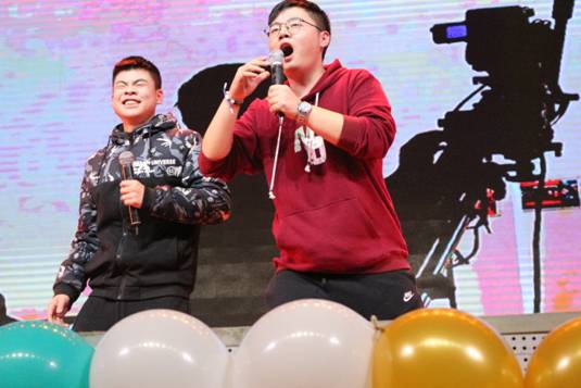 说明: C:\Documents and Settings\Administrator\桌面\2018元旦晚会挑选照片 本部\IMG_9332  相声《明星效应》.JPG