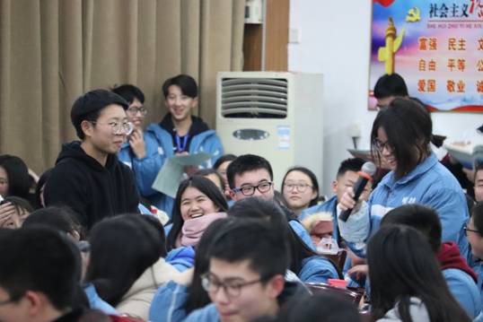 说明: E:\2017年下\学生会\外联部\2018优秀学子回访\IMG_9892.JPG