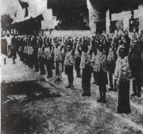 130、置霞岭时期学生做操照片