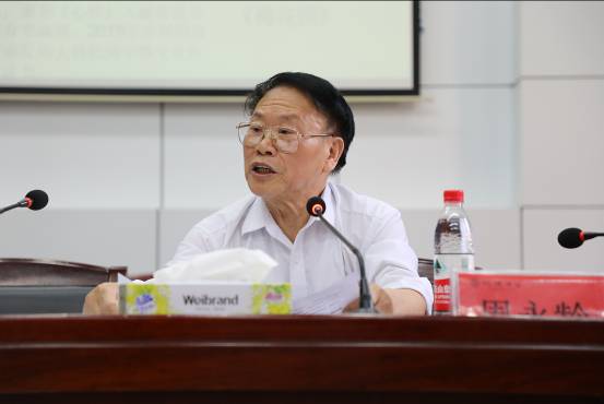 说明: E:\2018年上\新闻报道\龙璋等后人来学校参加校庆\校友理事会\2N0A6909.JPG