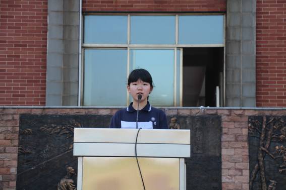 说明: C:Documents and SettingsAdministrator桌面第11周-期中考试表彰大会zhaoopIMG_6117.JPG