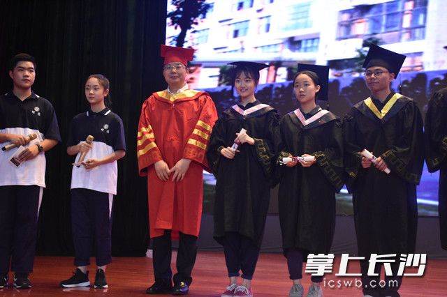 说明: https://www.icswb.com/upload/2/2018/document_news/sub_103/102257/2018/06/20180609/document_news_content_5b1bb852ef6c3_watermark1.jpg