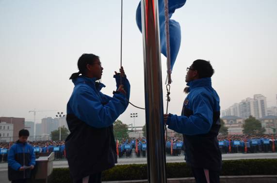 说明: C:Documents and SettingsAdministrator桌面第十六周朝会DSC_2138.JPG