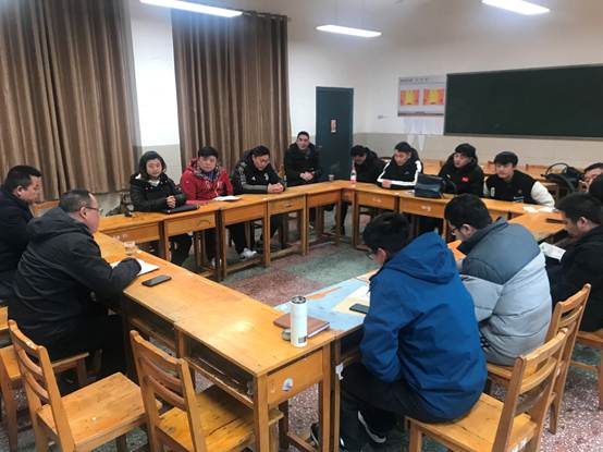 说明: C:UserslenovoDesktop体育研讨会现场.jpg