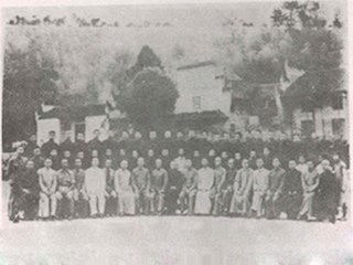 霞岭时期师生合影