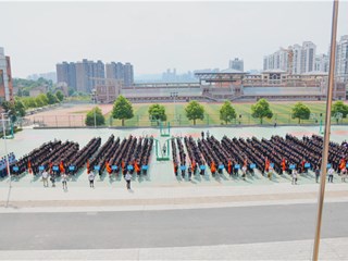 铸军人品格，养明德精神——2016级新生军训微记录（一）