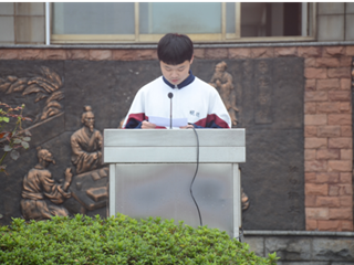 责任担当 创造辉煌——记第十二周“责任与担当”主题朝会