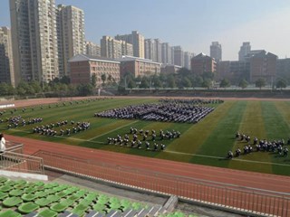 骄阳璀璨暖深冬，少年意气显风采——记长沙市明德中学体育大课间竞赛