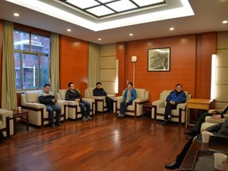 腊月入骨寒，春意慰问暖——我校召开春节慰问困难教职工座谈会