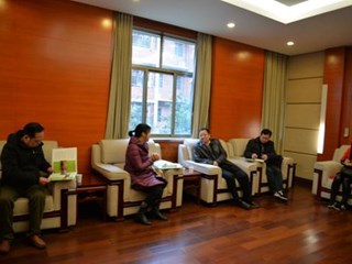 尊重历史，重在当代——  湖南株洲贺家土小学赴我校学习借鉴校史建设工作经验