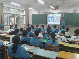 礼赞色彩，点亮生活 ——记明德中学心力量心理社第五期公开课