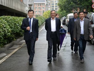 “和孩子一起成长”——著名教育家朱永新教授在明德中学开讲新家庭教育