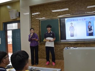 举止言行，一切遵礼——著名礼仪专家王春老师来校举办姿态养成礼仪讲座