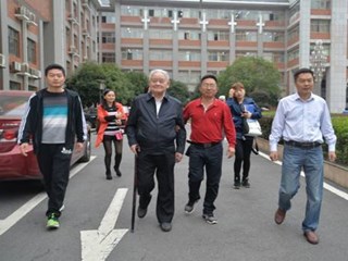 恰同学少年，忆明德风采——明德中学杰出校友程不时来母校访问交流