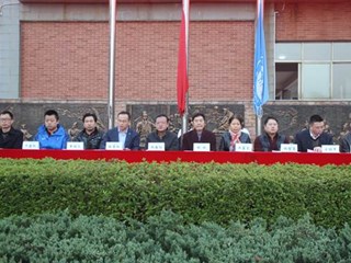 新起点，新征程 ——记明德中学第十三周朝会暨期中考试总结表彰大会