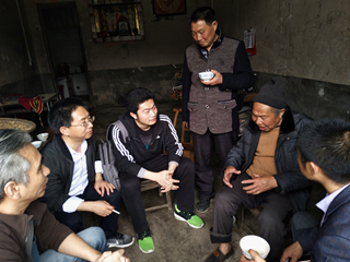 115周年校庆之“重走明德路”：教育救国，教化乡里，采访抗战时期明德霞岭平民学校学子周炳生老人