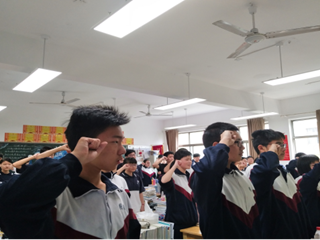 不忘初心，砥砺前行——记明德中学纪念建团96周年暨重温入团誓词宣誓活动