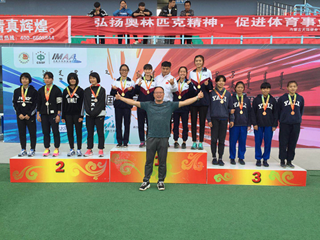 喜报:明德中学田径队在全国传统校田径比赛总决赛中迭创佳绩！