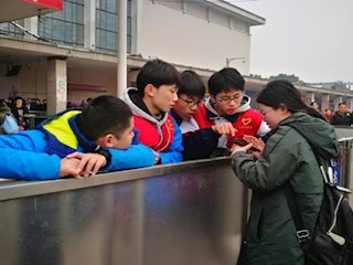 志愿精神伴我行——记K453班寒假火车站志愿服务实践活动