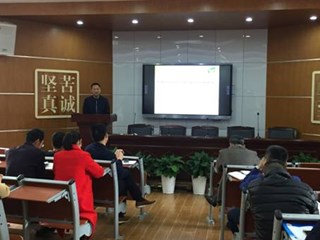 话到桃李情似水，襟怀如月笔如霜——记明德中学德育分享会