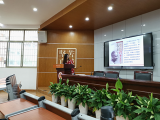 学习《加强党性修养，做合格党员》——长沙市明德中学高一支部书记上党课活动