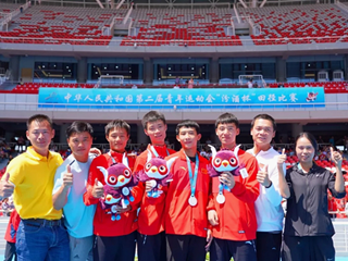 我校田径队在中华人民共和国第二届青运会田径比赛中再获佳绩！