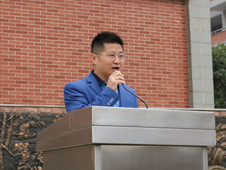 最是一年秋盛景，满怀豪情书芳华——记明德中学高二年级第一次月考表彰分析会