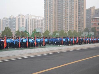 青春有梦不负韶华，未来可期尚能进发—明德中学第十四周升旗仪式暨宪法宣传周、社团文化周主题朝会