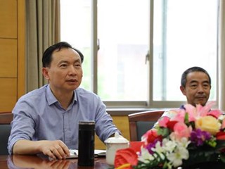 湘西土家族苗族自治州教体局副局长张顺畅一行来校考察