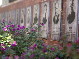 明德｜名校，需要学术厚度