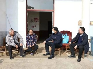 新春送关怀 情深暖人心 | 明德中学党委开展“七个一”入户走访慰问活动