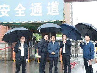 长沙市教育局党委书记、局长孙传贵来我校进行安全专项检查