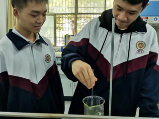 观千变化学 品世界万化！明德科技读书节化学活动精彩纷呈